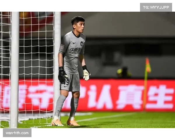 中下游球队面对强队专注反击与定位球 战术纪律性强